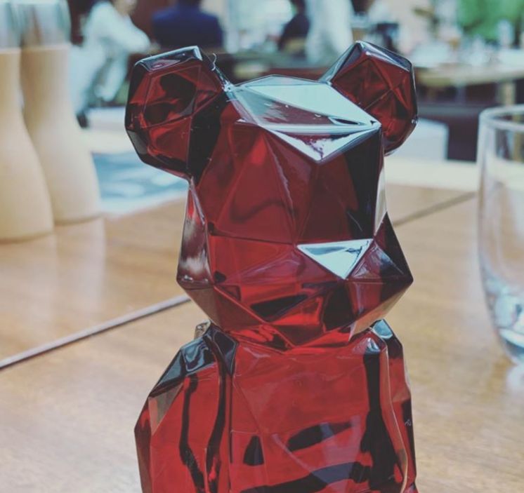 Fragment Design x Baccarat x Medicom toy, le Bearbrick objet d'art