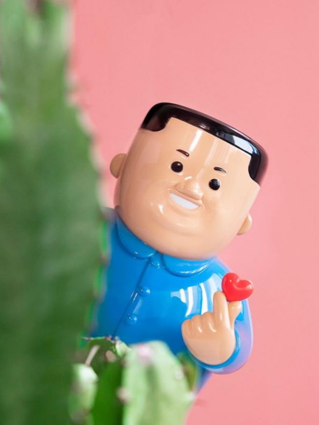 K-LOVE le dernière figurine satirique de Joan Cornellà