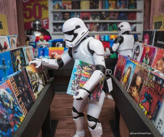 Duane Shoots Toys, le compte instagram qui met les toys en scène !