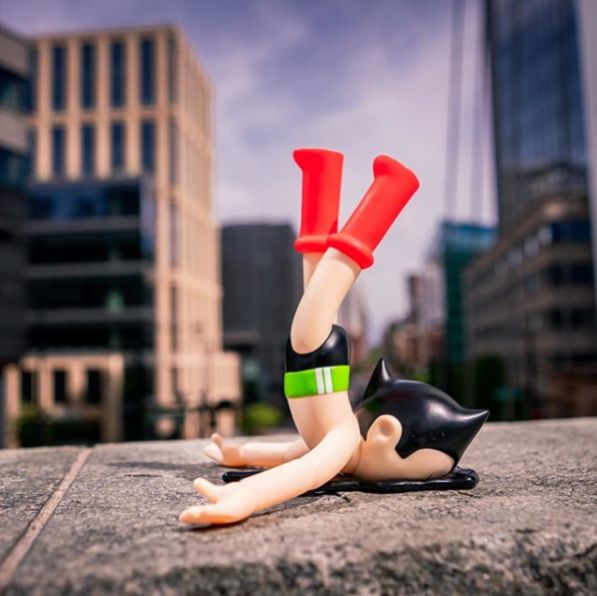 Josh Divine x Strangecat Toys sortent Astro Crash !