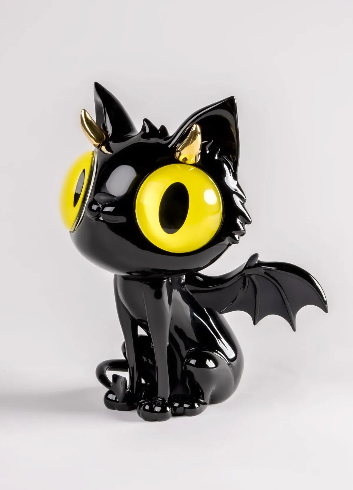Little Devil Cat - Sculpture de Javier Calleja