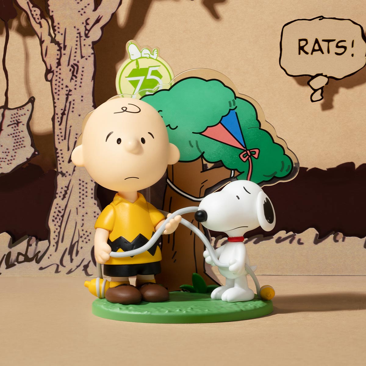 Peanuts 75th Anniversary - Snoopy Comic Life Series Figures
