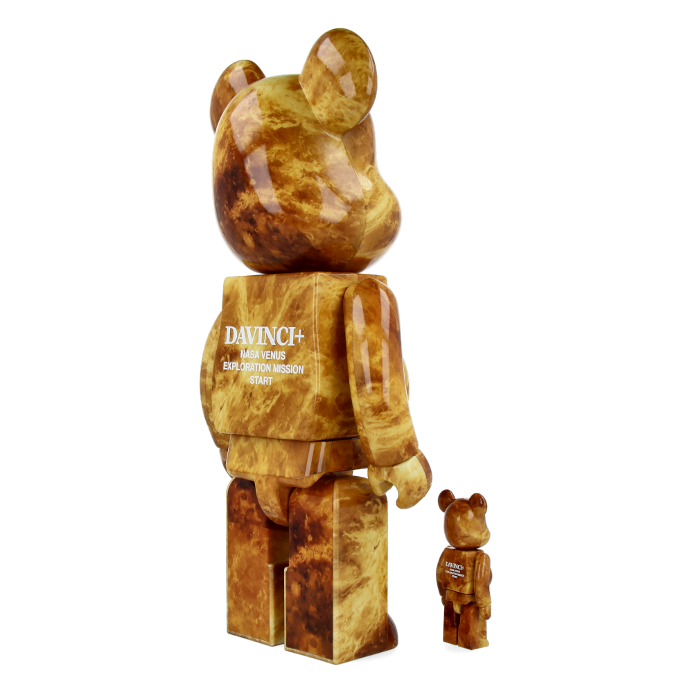 400% + 100% Bearbrick Venus