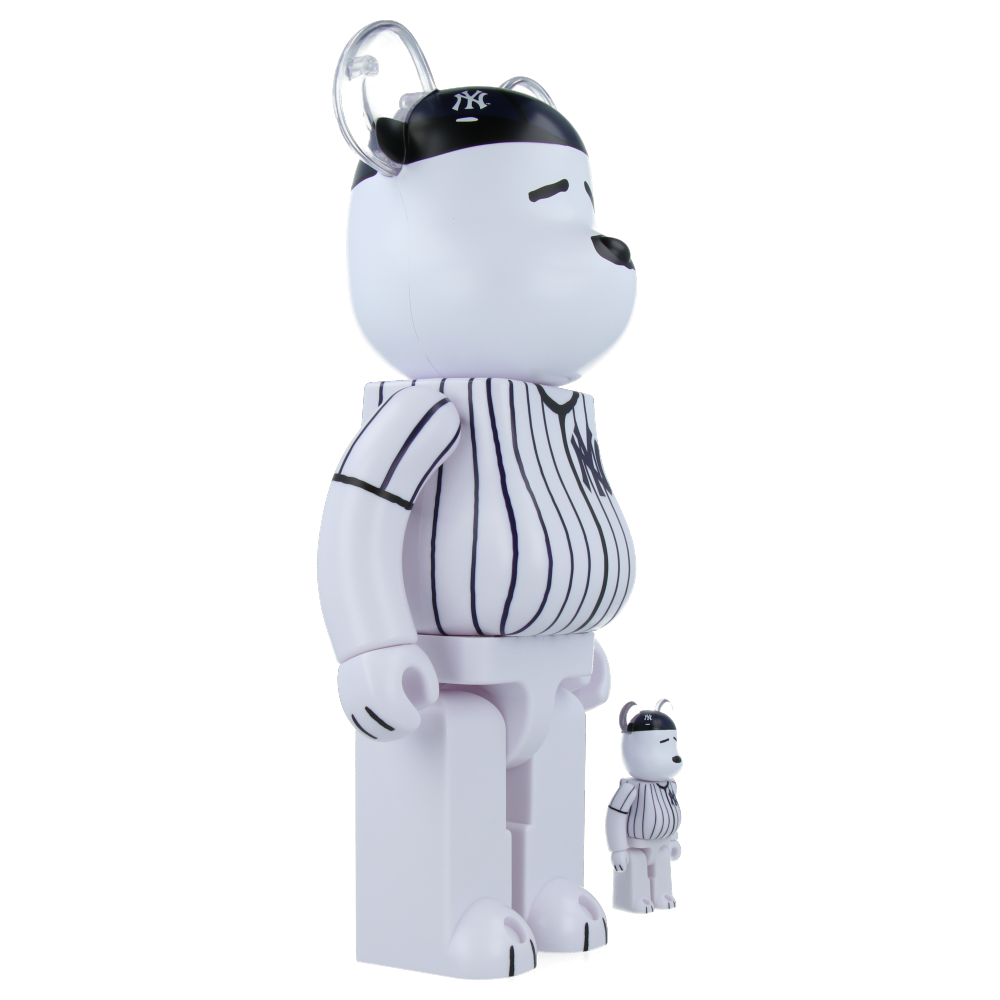 400% + 100% MLB x Peanuts Bearbrick Snoopy (New York Yankees)