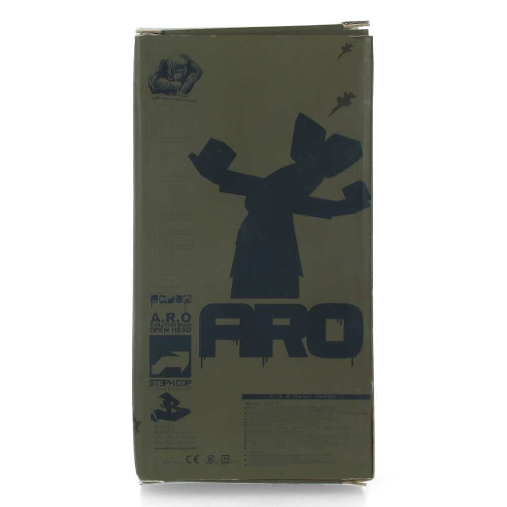 Aro (Kaki) by Steph Cop