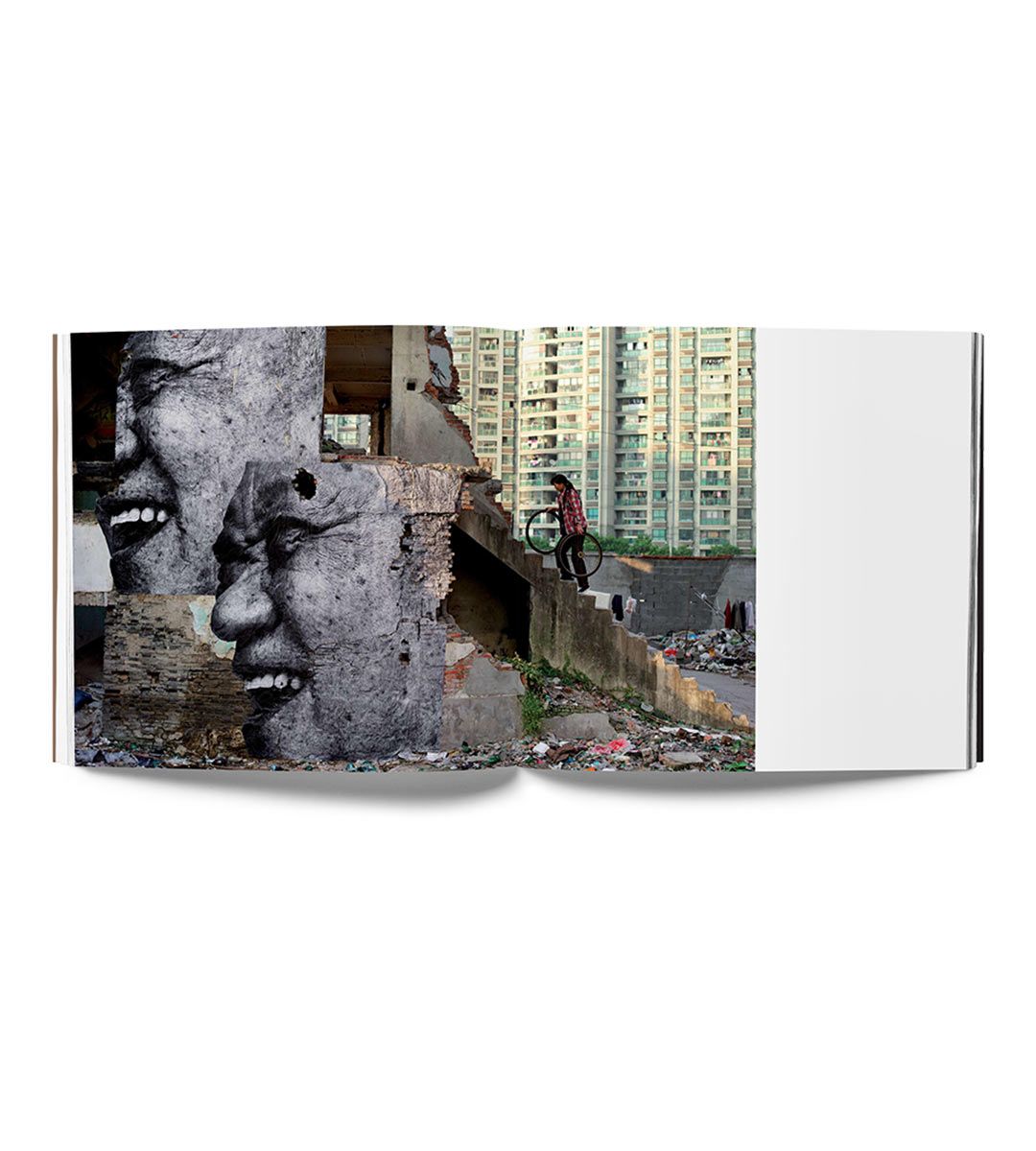 JR / The Wrinkles of The City : Shanghai