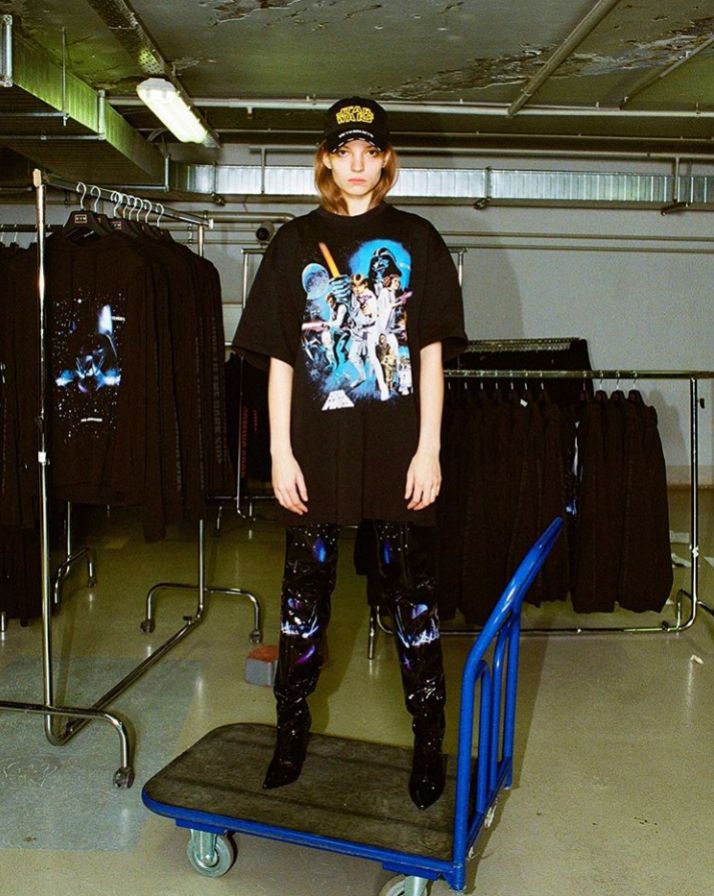 VETEMENTS x Star Wars, des pièces aux accents rétro pour la sortie du film