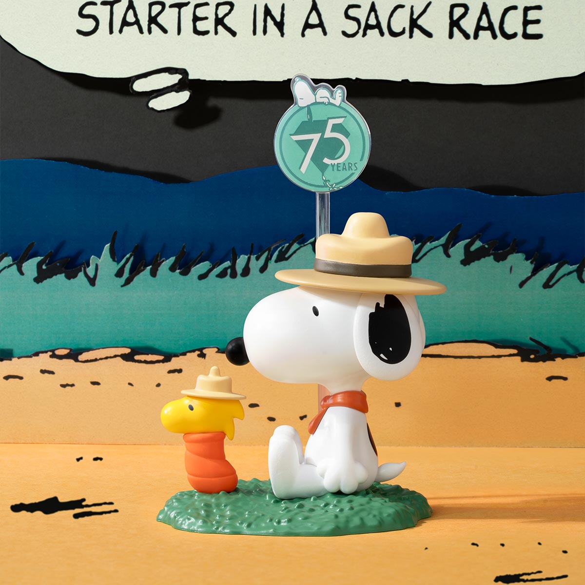 Peanuts 75th Anniversary - Snoopy Comic Life Series Figures