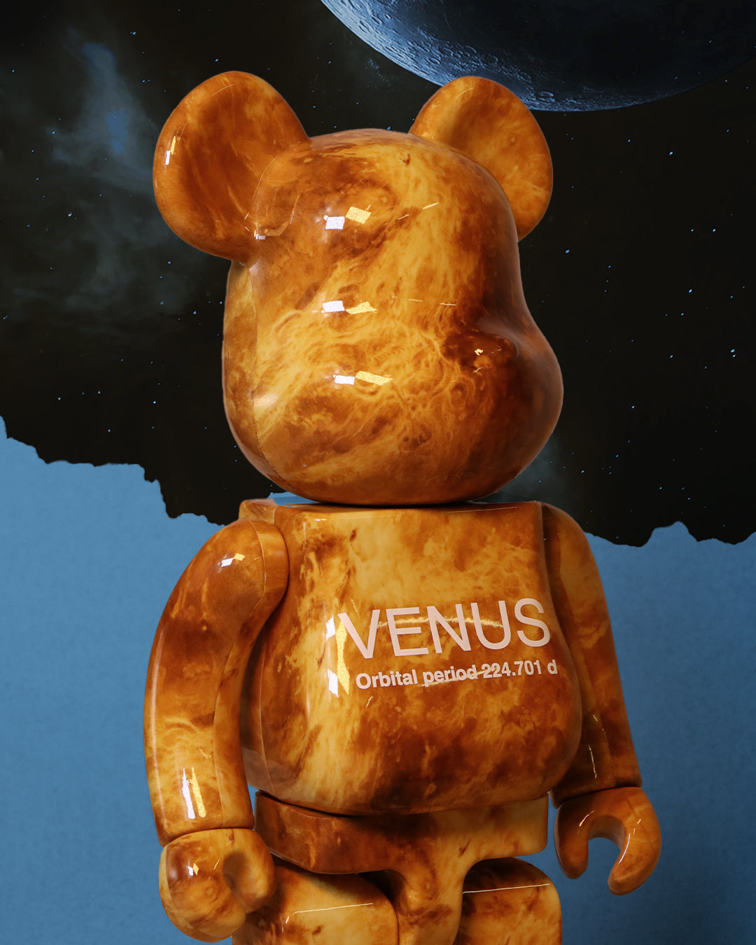 400% + 100% Bearbrick Venus