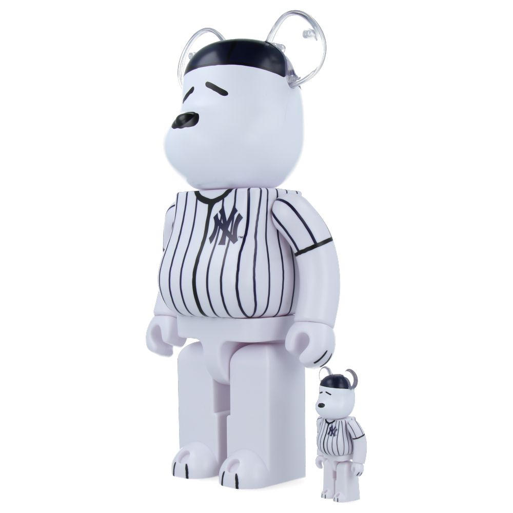 400% + 100% MLB x Peanuts Bearbrick Snoopy (New York Yankees)