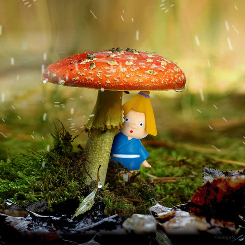 A little monster is watching!