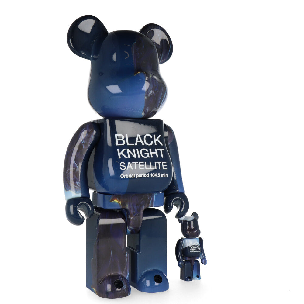 400 % + 100 % Bearbrick Black Knight Satellite
