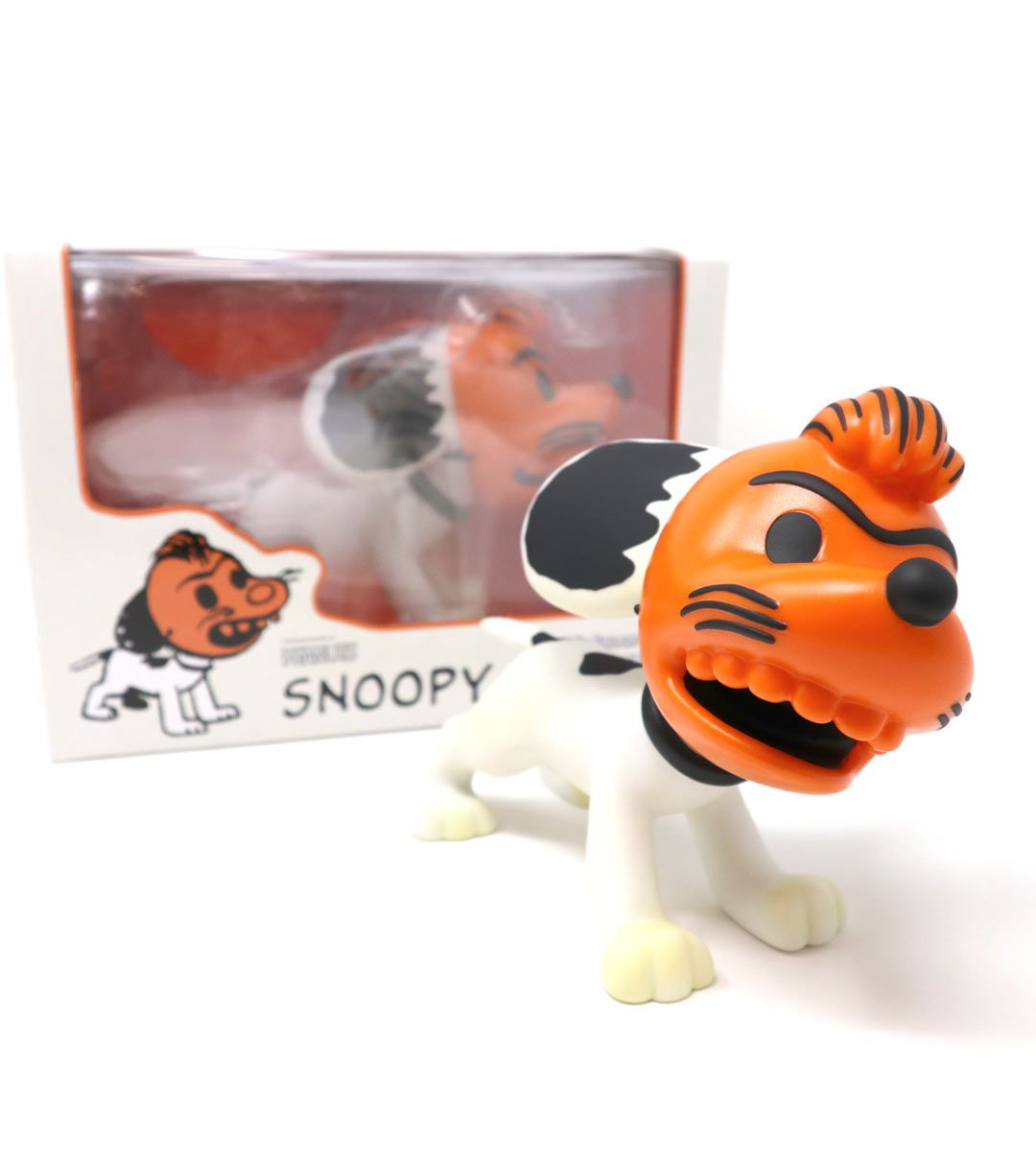 Figurine VCD 50's Peanuts - Snoopy avec un masque orange