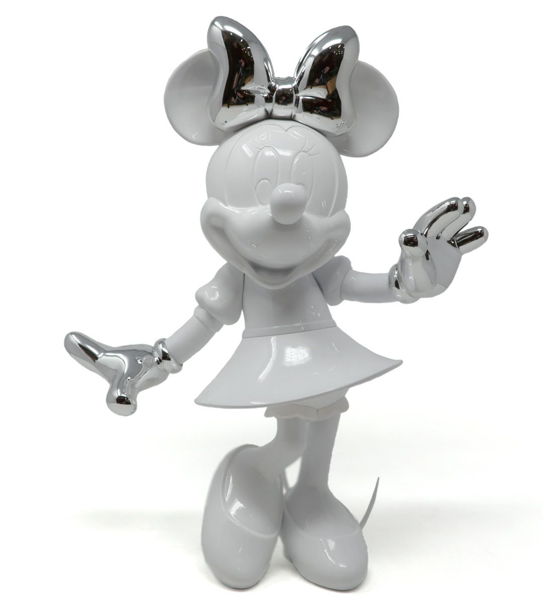 Minnie Welcome - Lacquered White & Silver Chrome